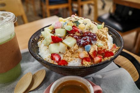 Honolulu’s Most Over-the-Top, Caffeinated Korean Shaved Ice Is Back