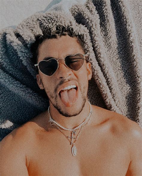 Pin de 𝐯𝐢𝐝𝐚 en Bad bunny Fotos de bad bunny Imagenes de bad bunny