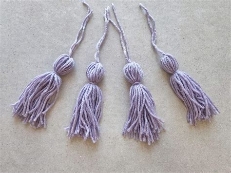 How To Make Tassels With Yarn Free Photo Tutorial Made By Gootie