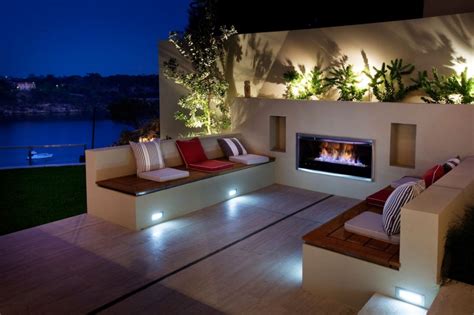 Modern Outdoor Fireplace Designs | FIREPLACE DESIGN IDEAS