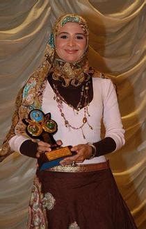 Hot Sexy Hanan Tork Bikini Pics