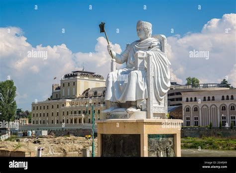 Estatua Del Emperador Justiniano Fotograf As E Im Genes De Alta