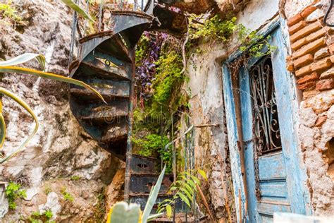 Anafiotika é Um Pequeno E Cênico Bairro De Atenas Grécia Foto de Stock