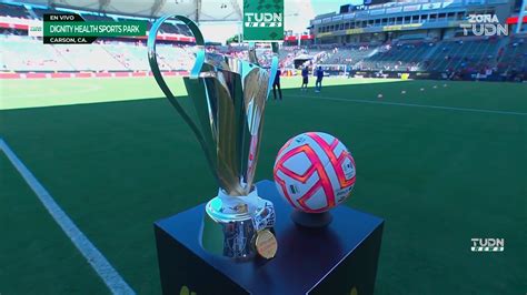 Trofeo De La Supercopa Y Nuevo Balón Que Estrenarán Atlas Y Cruz Azul Deportes Liga Mx Tudn