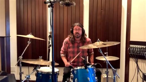 Dave Grohl is in an adorable remote drum battle with a 10-year-old ...