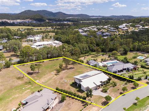 21 Huntington Drive Maudsland Qld 4210 Property Details