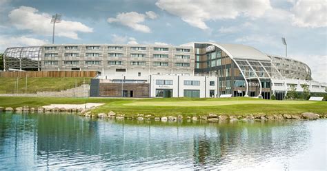 Hilton Southampton Utilita Bowl Hampshire Book Golf Deals Breaks