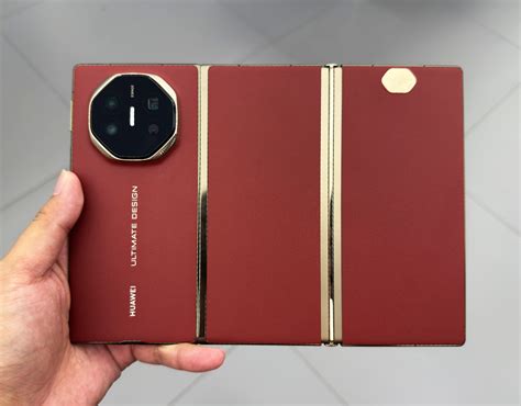 Crazy Expensive Tri Folding Huawei Mate Xt Phone Won T Leave China