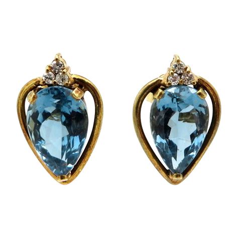 Estate 18 Karat Yellow Gold 800 Carat Blue Topaz And Diamond Fashion