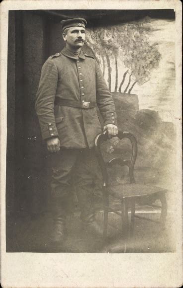 Foto Ansichtskarte Postkarte Soldat In Uniform Akpool De