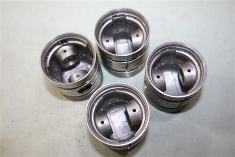 Jeu De Pistons Vendervell Mm Autos Anciennes Simca Trac