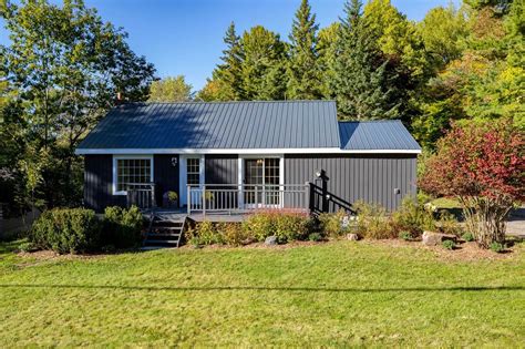 10 Joseph Street Muskoka Lakes | Zolo.ca