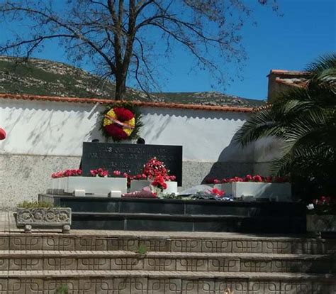 A Oranzas Republicanas En El Cementerio De Puertollano Miciudadreal Es