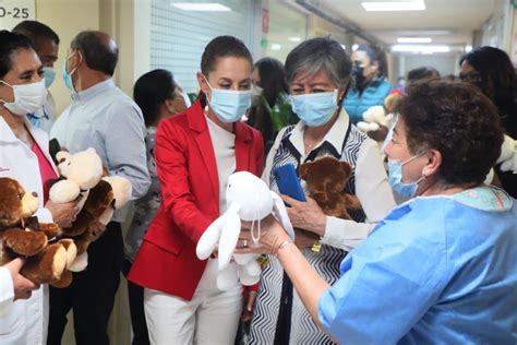 Regala Claudia Sheinbaum Obsequios A Madres Internadas En El Hospital