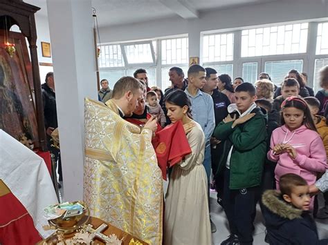 Svetom Liturgijom Zapo Ela Proslava Bo I A U Orahovcu