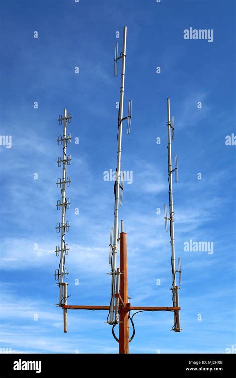 Folded Dipole Antenna At Communication Tower Mast Stock Photo Alamy