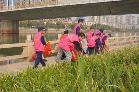 贺州消防开展“‘河’我一起 守护贺江”学雷锋志愿服务活动