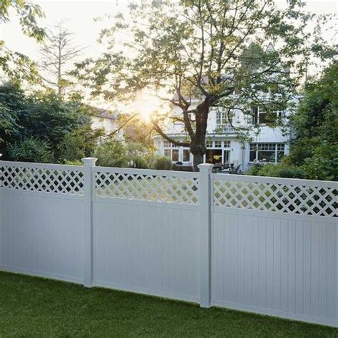 Outdoor Essentials Picketlock Olympia 6 Ft H X 6 Ft W Whtie Vinyl Lattice Top Fence Panel In The