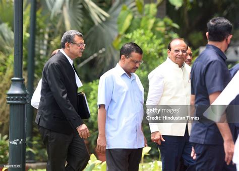 Lt Governor Vinai Kumar Saxena with Delhi High Court Chief Justice ...