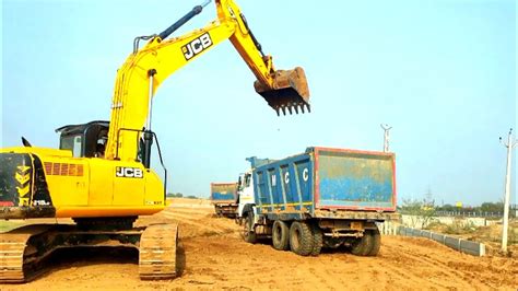 How About This Incredible Jcb Excavator Backhoe Loader Loading Mud