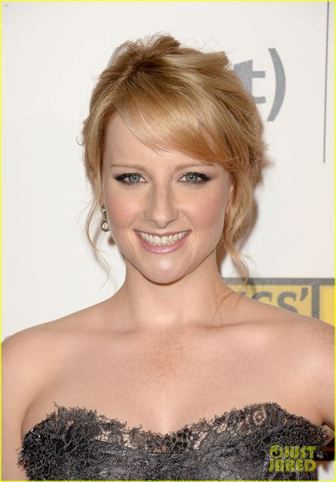 Melissa Rauch And Carly Chaikin Critics Choice Tv Awards 2013 Photo