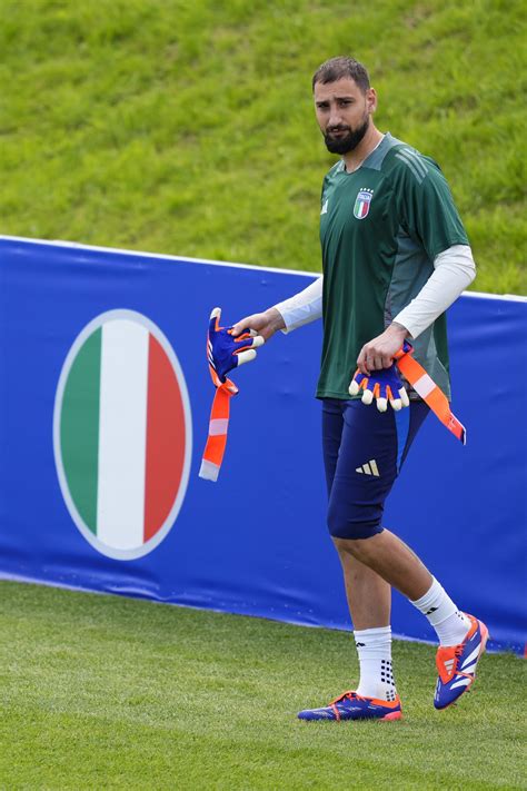 Italia Dimarco Lavora In Palestra I Dubbi Di Spalletti Per La Croazia