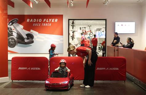 Radio Flyer To Open First Retail Location In Woodfield Mall The