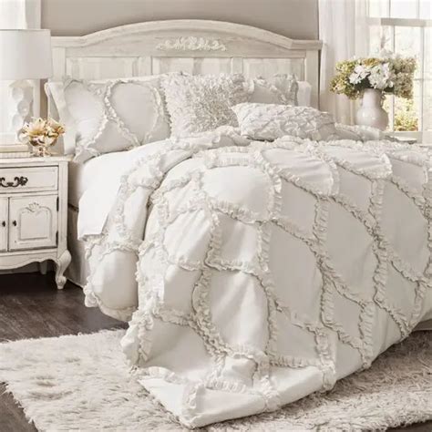 25 Delicate Shabby Chic Bedroom Decor Ideas Shelterness