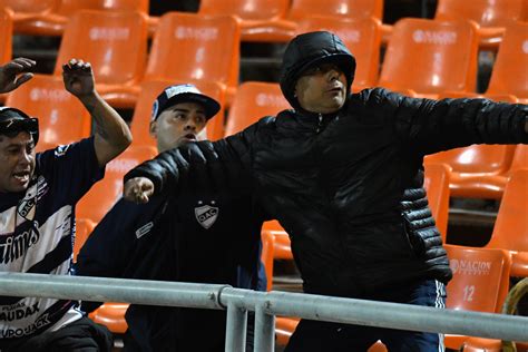 Graves Incidentes Con Los Hinchas De Quilmes Ante Boca Arrojaron