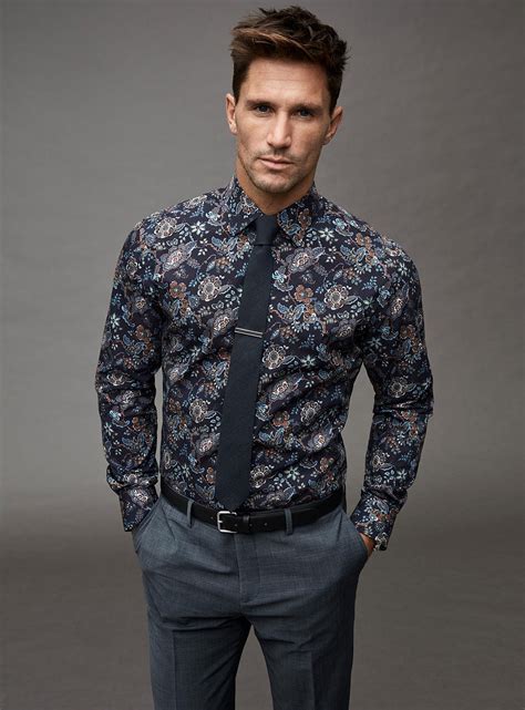 Baroque floral shirt Semi-tailored fit | Le 31 | Simons #Christmas #Celebration #MaisonSimons # ...