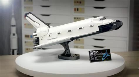 Five things you should know about LEGO 10283 NASA Space Shuttle Discovery