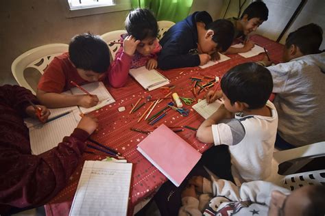 La Escuelita De María La Empleada Doméstica Que Enseña Y Da De Comer