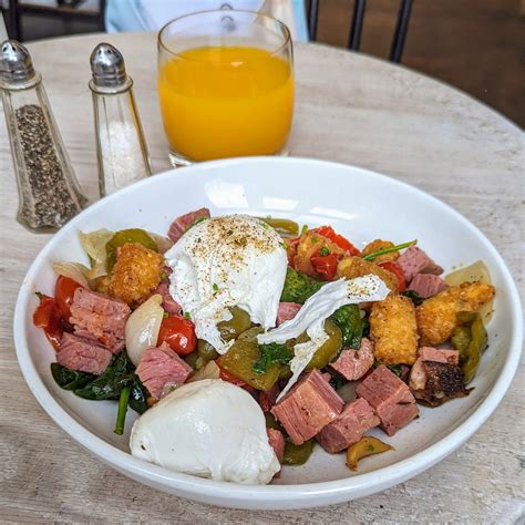 Smooch Food: Texas Pastrami Hash from Forthright