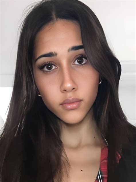 Izzy Green (Actress) Age, Wiki, Videos, Photos, Height, Weight and More