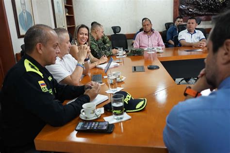 Empresas De Vigilancia Privada Y Gremio De Taxis Claves Para La