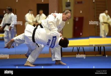 Vladimir putin judo hi-res stock photography and images - Alamy