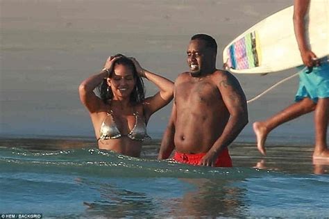 Sean Diddy Combs At Mexico Beach With Bikini Clad Cassie Daily Mail