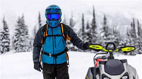 Essential Winter Gear: Snowmobiling Outfit Guide | ShunVogue