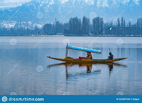 A Beautiful View of Dal Lake in Winter, Srinagar, Kashmir, India ...