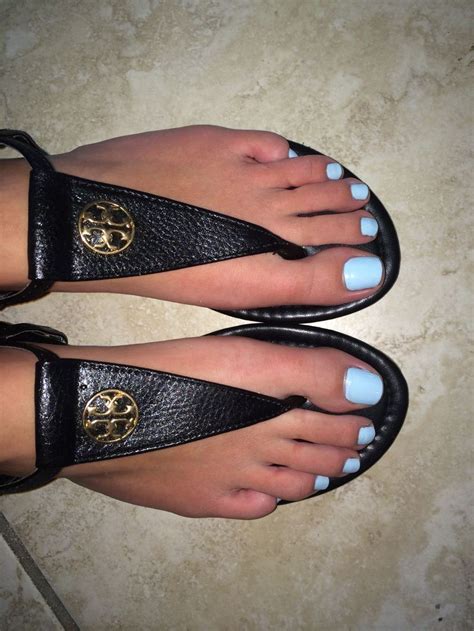 Love This Color Got The Best Deluxe Spa Pedicure Leah Womens Flip Flop Pedicure Spa Fashion