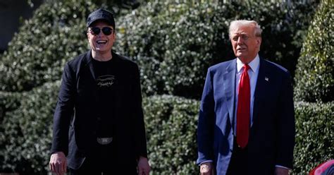 Elon Musk Ramps Up Feud With Trump Advisor