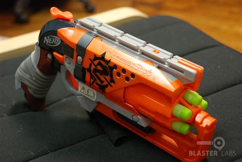 Review Nerf Zombie Strike Hammershot Blaster Hub