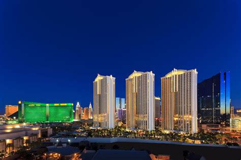 8 Best Hotels With Balconies On Las Vegas Strip Updated 2024 Trip101