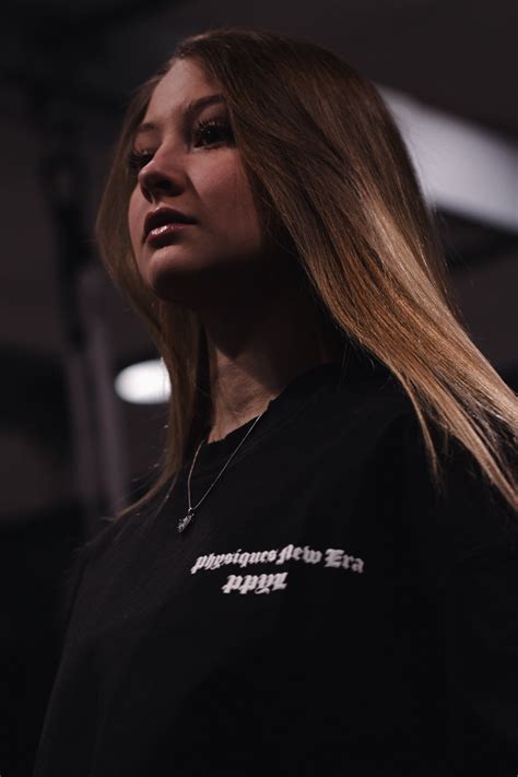 PUSH PAST YOUR LIMITS "OVERSIZED TEE" (PINK) – Physiques New Era