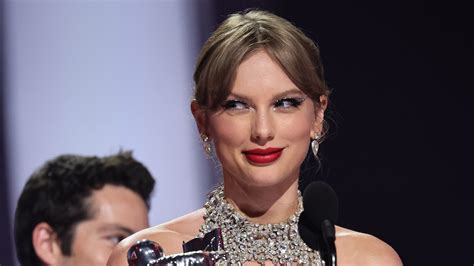 Taylor Swift Announces New Album “midnights ” Release Date During Vmas