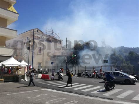 INCENDIO A Piano Di Sorrento Nella Centralissima Piazza Mercato Durante