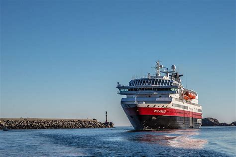 KSU NO Hurtigruten har åpent skip kake om bord på søndag