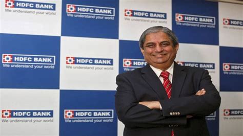 Hdfc Bank Briefly Pips Ril To Eclipse As Second Most Valued Firm