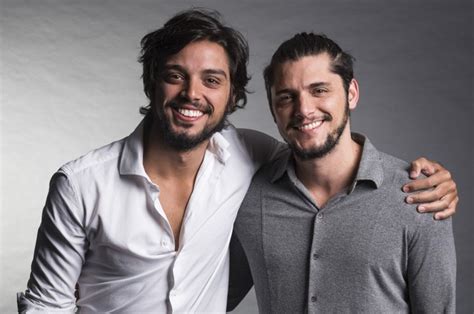 Bruno Gissoni E Rodrigo Simas Far O Orgulho E Paix O Patr Cia Kogut