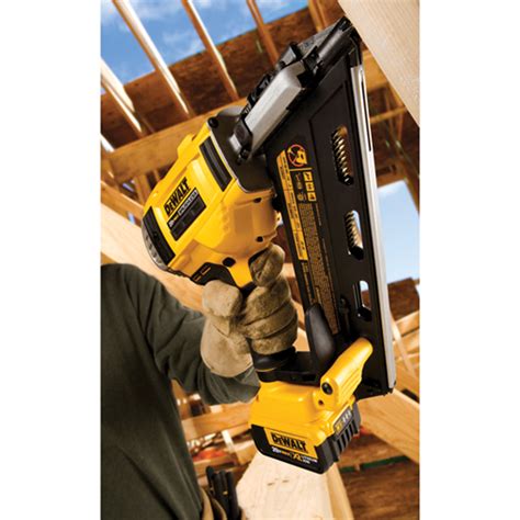 Dewalt Dcn692b 20v Max Cordless 30 Degree Paper Collated Framing Nailer